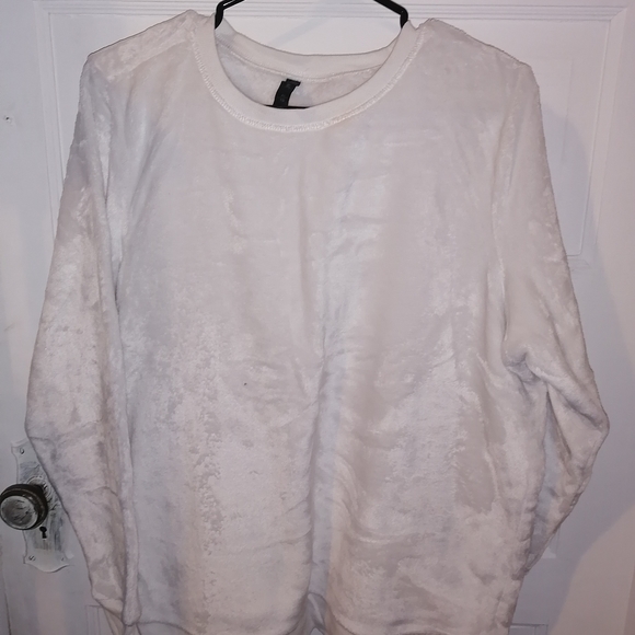 Sweater - Picture 1 of 1